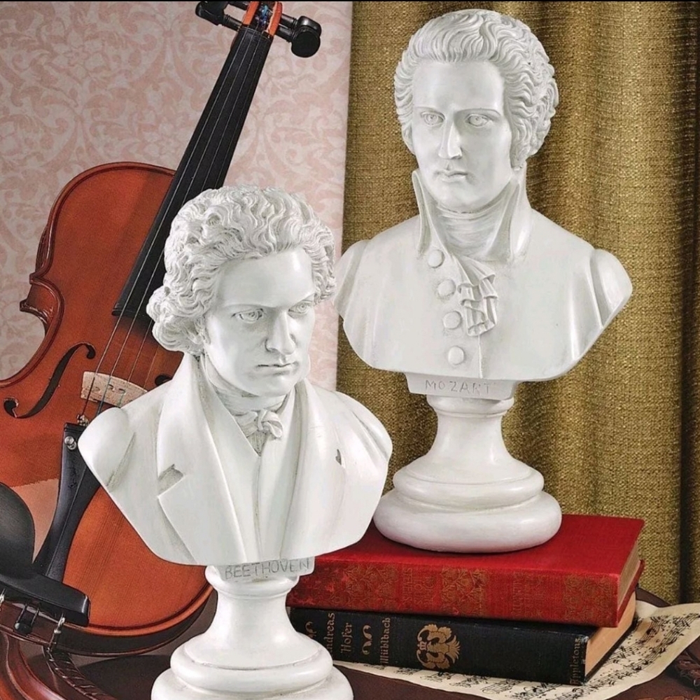 ▪︎Mozart & Beethoven Statues